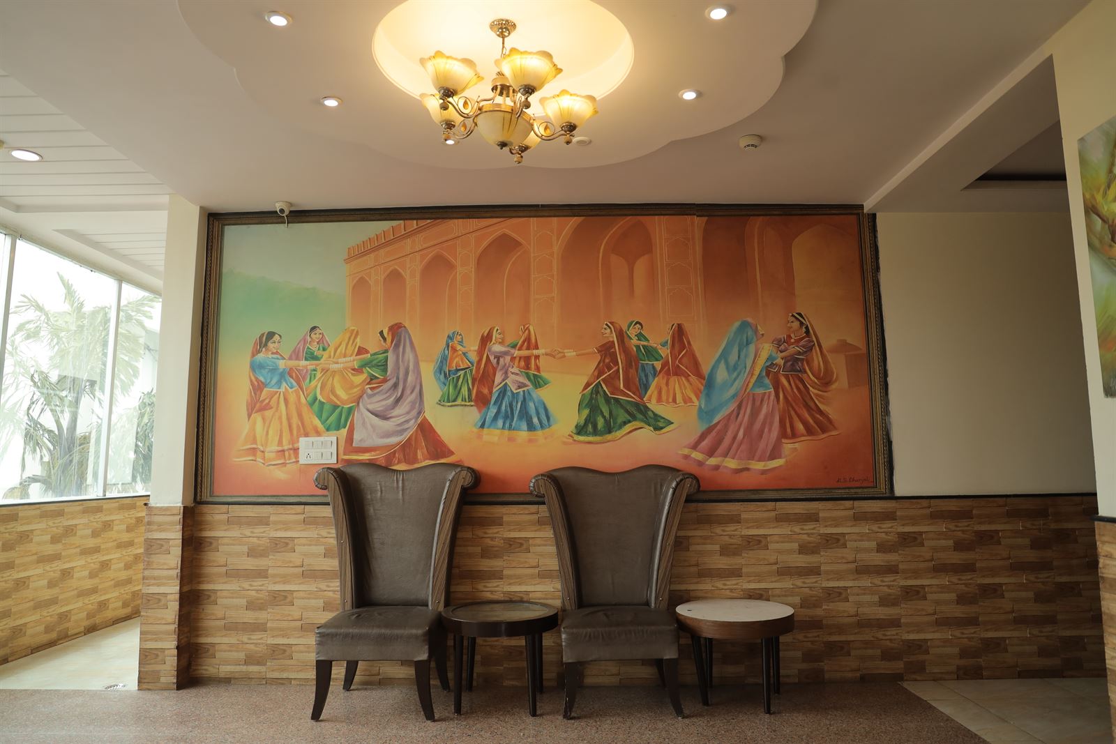 Hotel Elvora Hero
